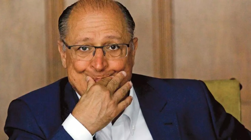 Alckmin é denunciado por corrupção, lavagem de dinheiro e falsidade ideológica